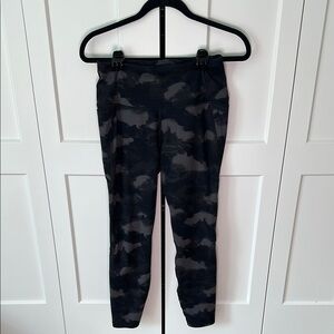 Monochrome Camouflage Leggings with mesh calf
